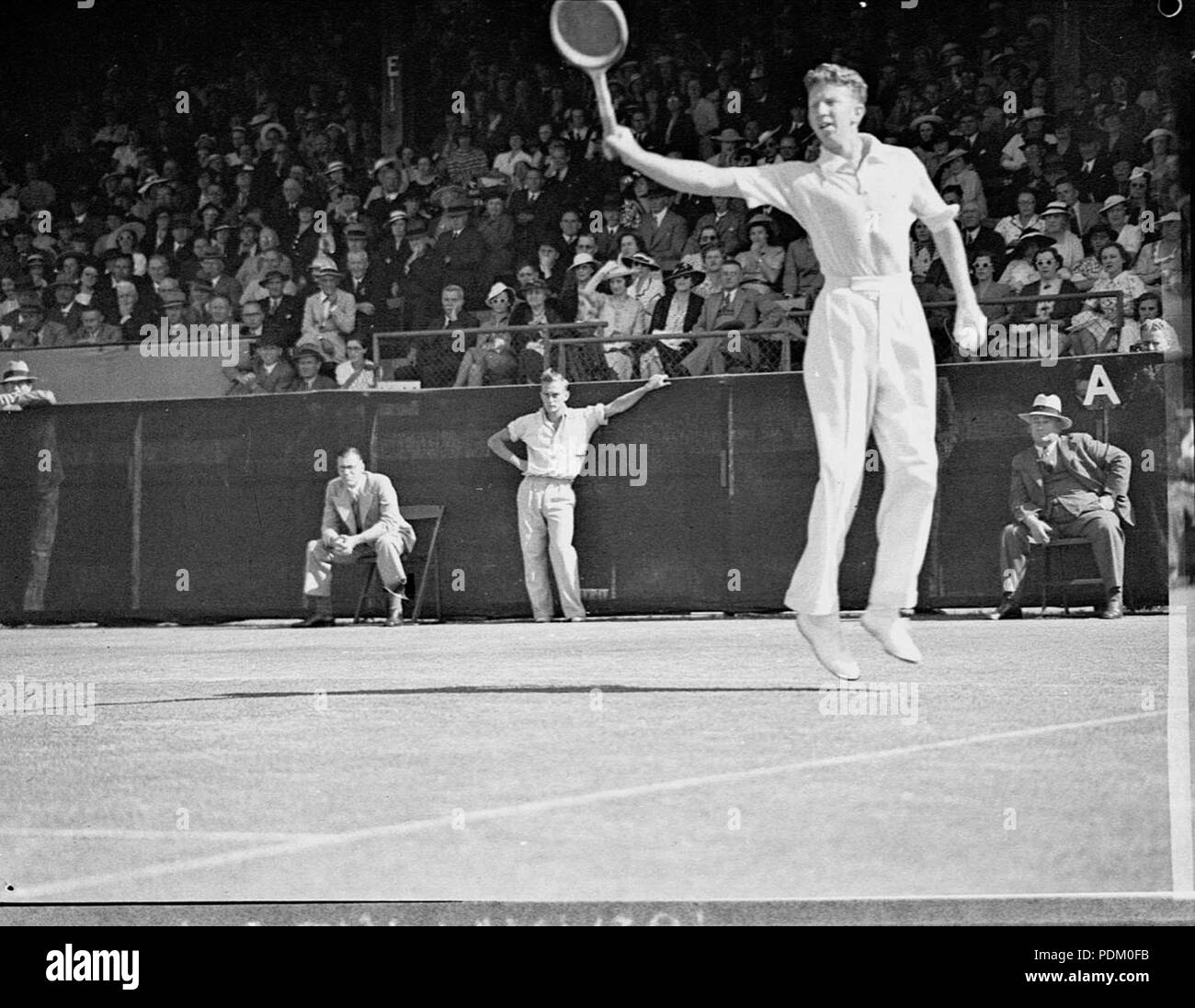 140 21029 SLNSW Ville Blanche Tennis Banque D'Images