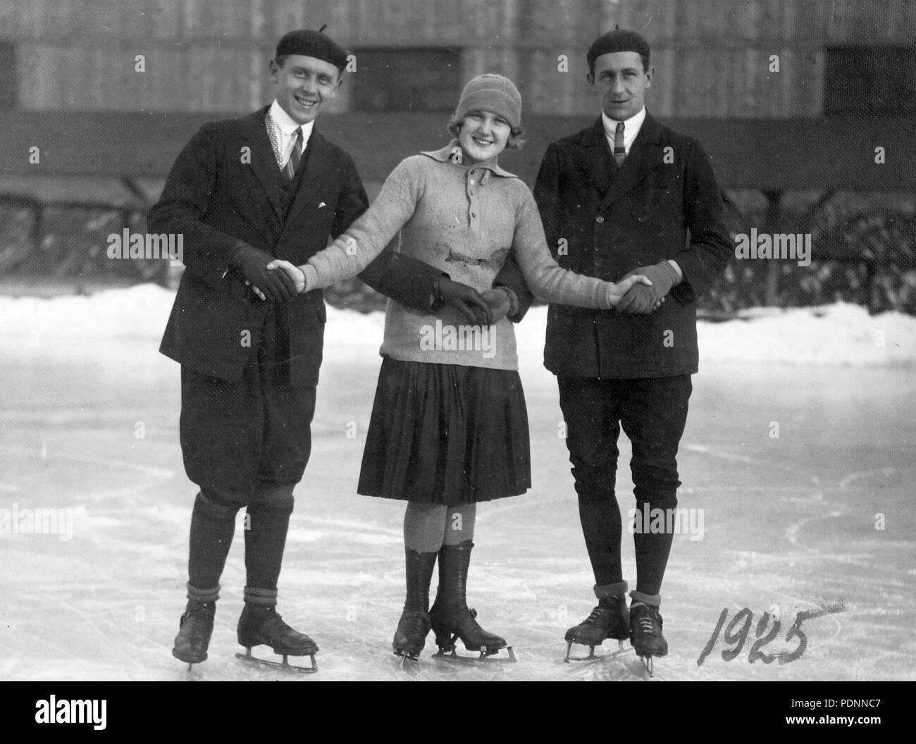 8 Patinage, homme, femme, patinoire, l'hiver, sourire, temps libre 14348 Fortepan Banque D'Images