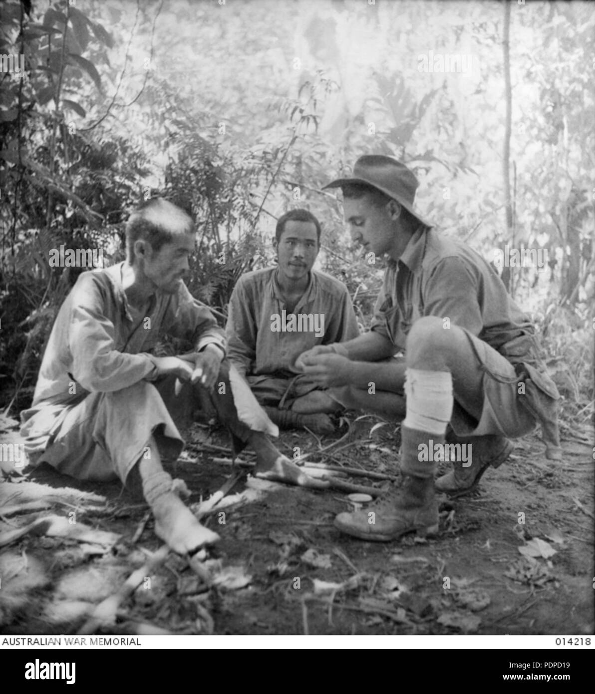 1014218 pour fumée prisonniers Jap Buna Banque D'Images