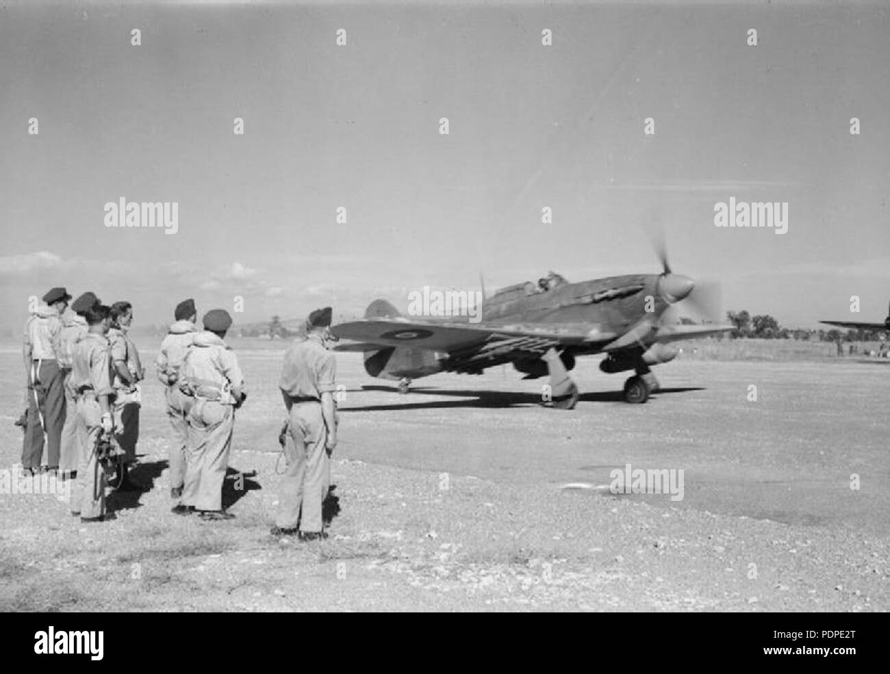 632 Squadron RAF avec les pilotes de l'Escadron 6 ouragan de l'AIIC 3204 IWM Grèce Banque D'Images