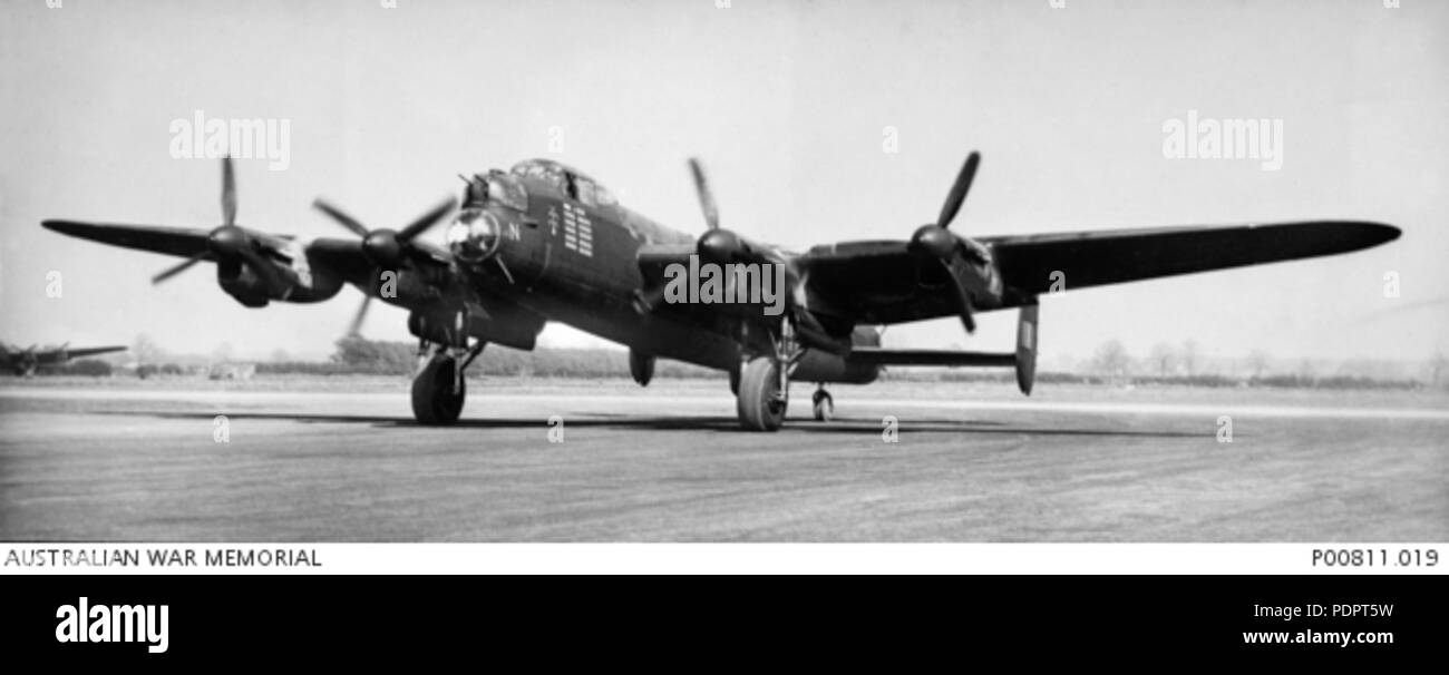 7576 RAF 1945 Escadron Lancaster Fiskerton AWM P00811.019 Banque D'Images