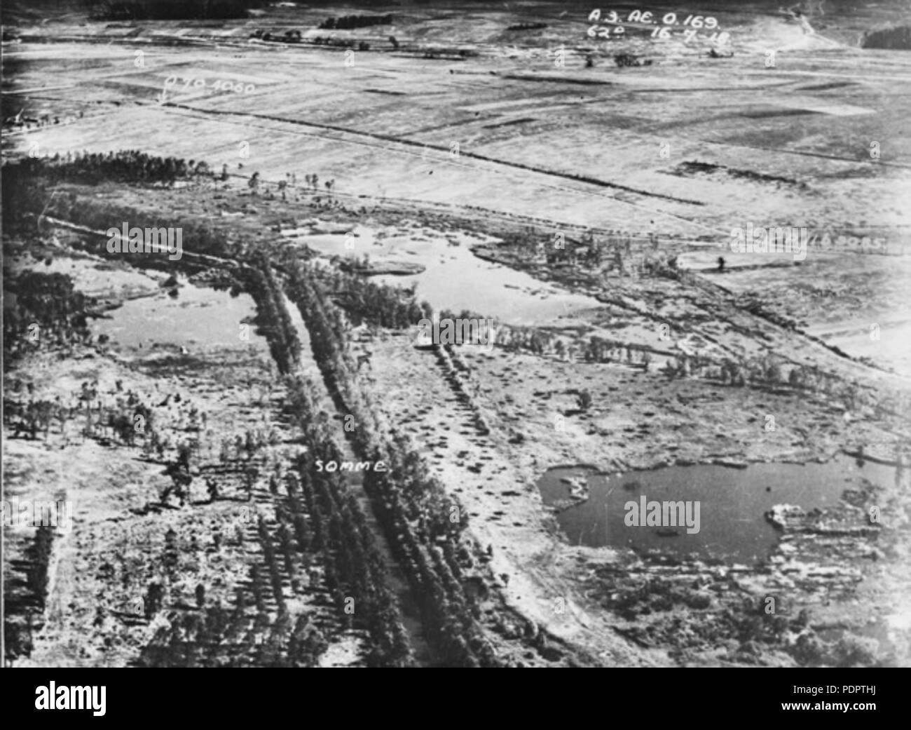 10 Vue aérienne du Canal de la somme près de Vaux-sur-Somme juillet 1918 Banque D'Images