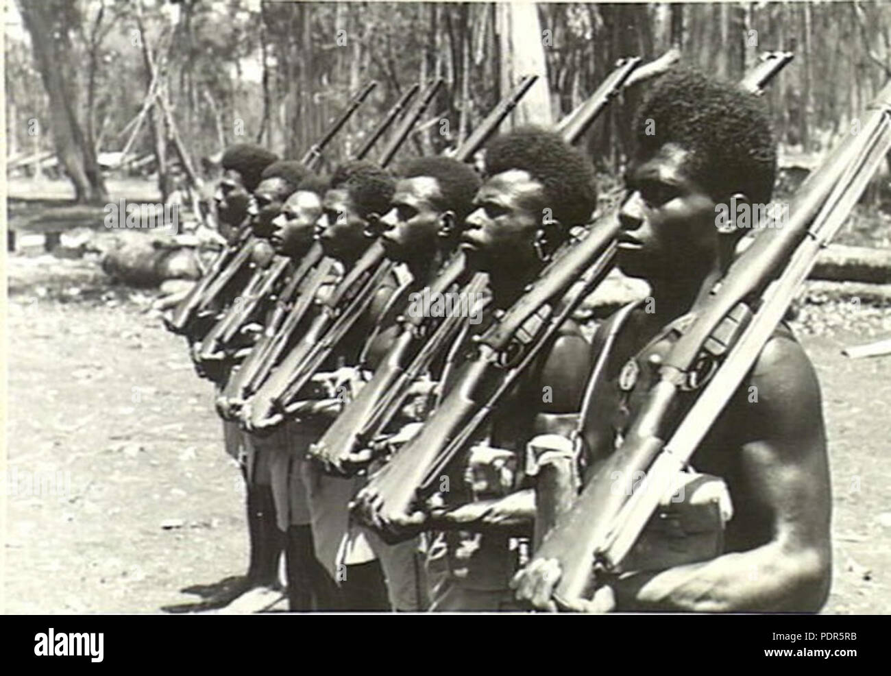 Frp 97 soldats autour de la chanson River Mars 1944 Banque D'Images