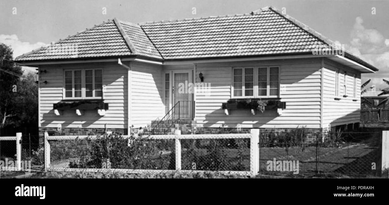 102 Archives de l'État du Queensland 1555 Maison à Hamilton Road Chermside c 1950 Banque D'Images