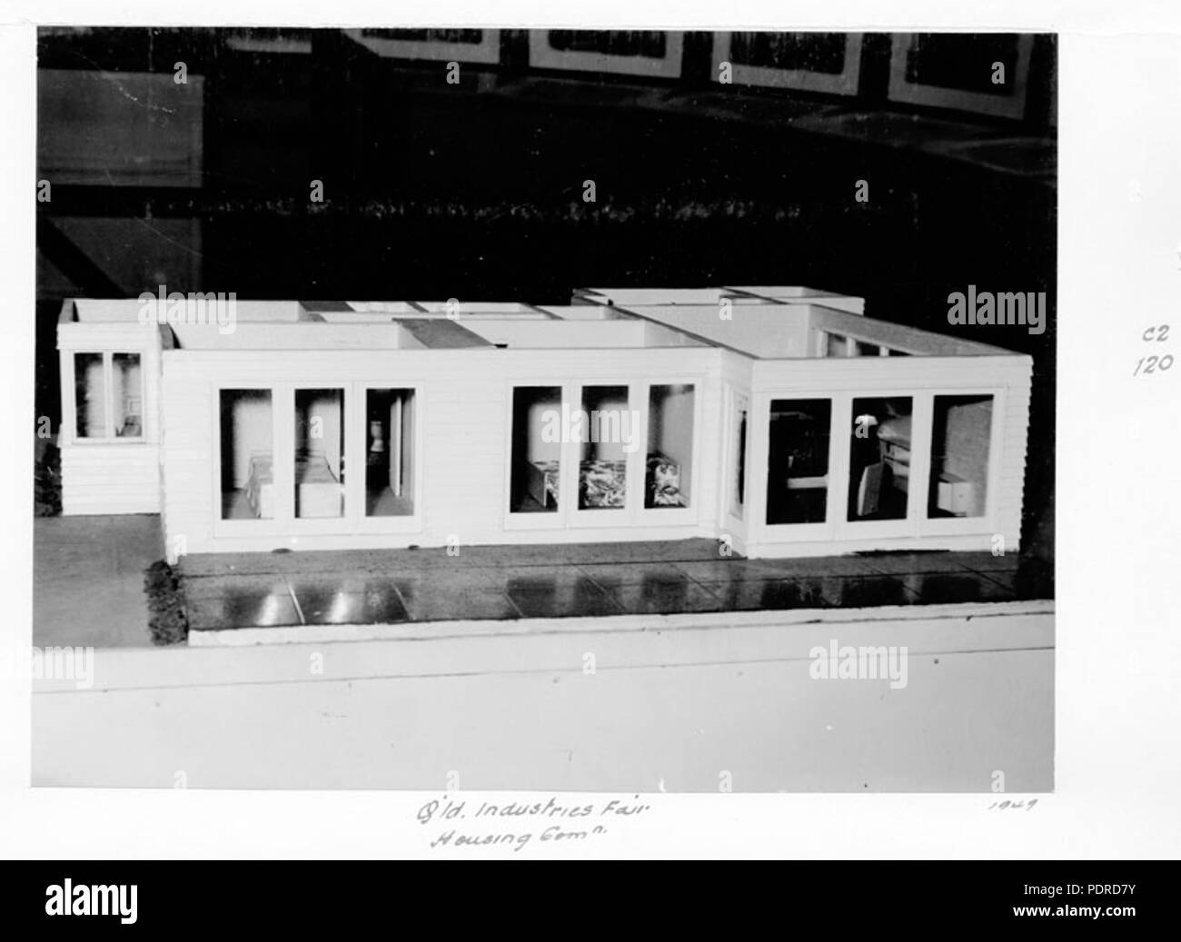 114 Archives de l'État du Queensland Queensland 4180 Commission du logement de l'affichage à l'Industries Queensland juste 1949 Banque D'Images
