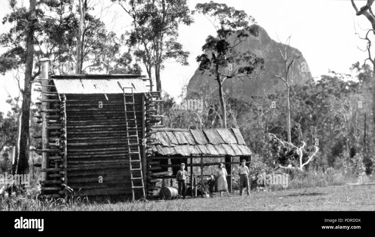 115 Archives de l'État du Queensland à la culture du tabac 4318 Beerburrum log barn 1933 Banque D'Images