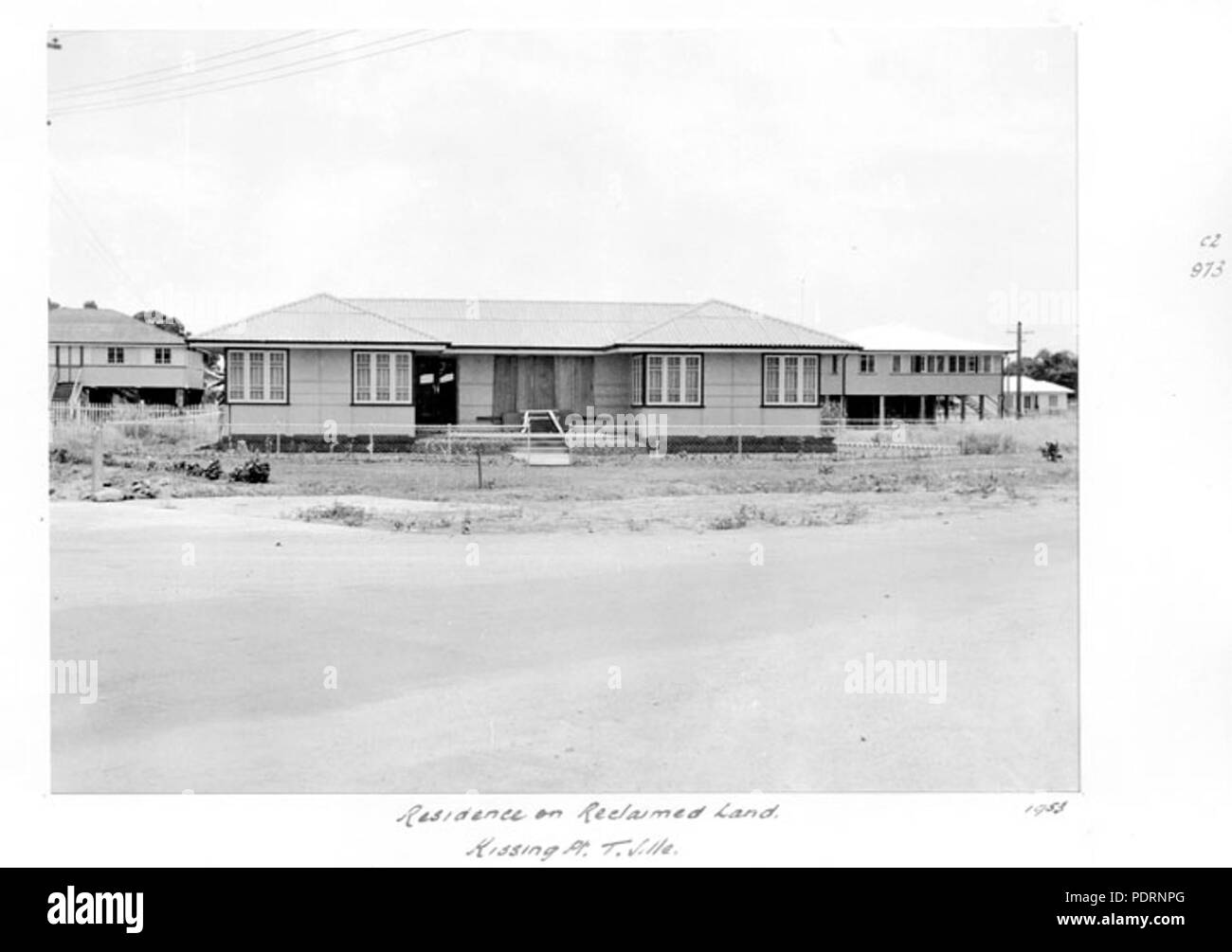 118 Archives de l'État du Queensland 4949 Residence sur terrains en embrassant Townsville Point 1953 Banque D'Images
