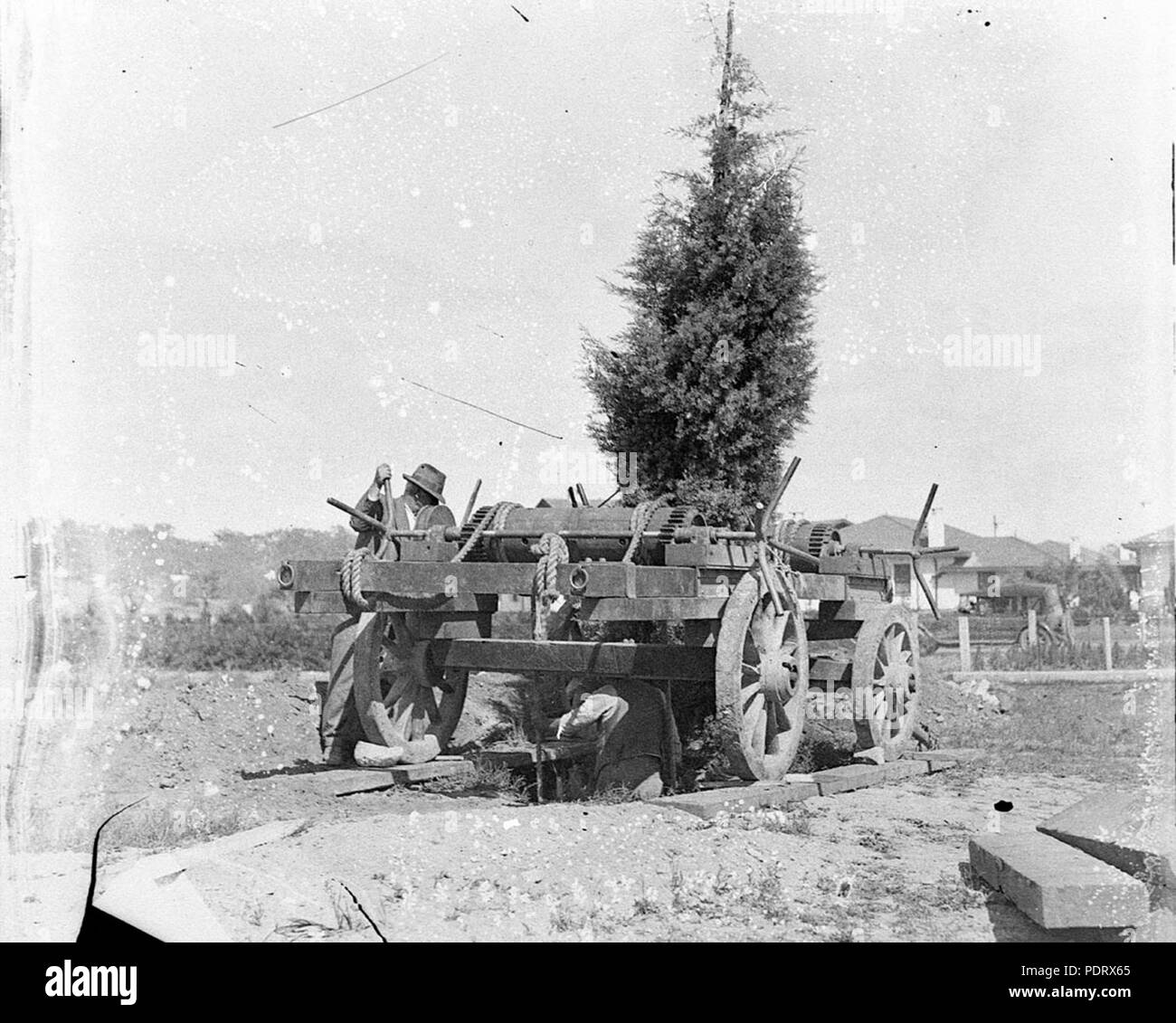 162 44282 SLNSW un vieux dray avec double treuil sur une mine à Yass Banque D'Images