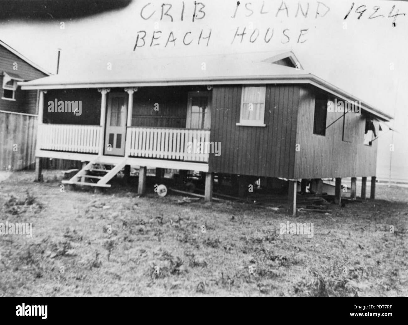 244 1 180191 StateLibQld Beach House at Cribb Island, 1924 Banque D'Images