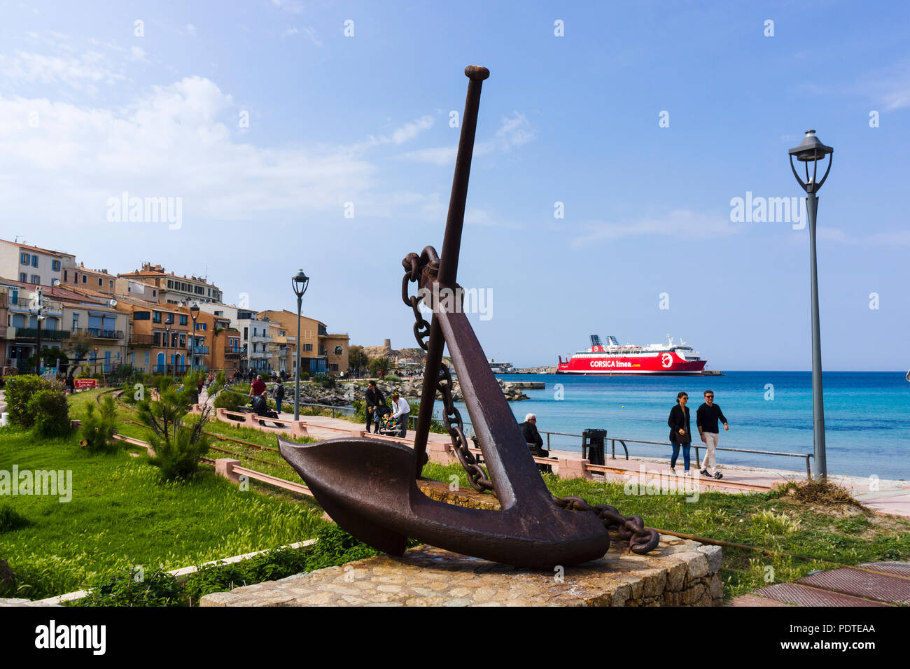 Promenade de la Marinella, L'Île-Rousse, Corse, France Photo Stock - Alamy