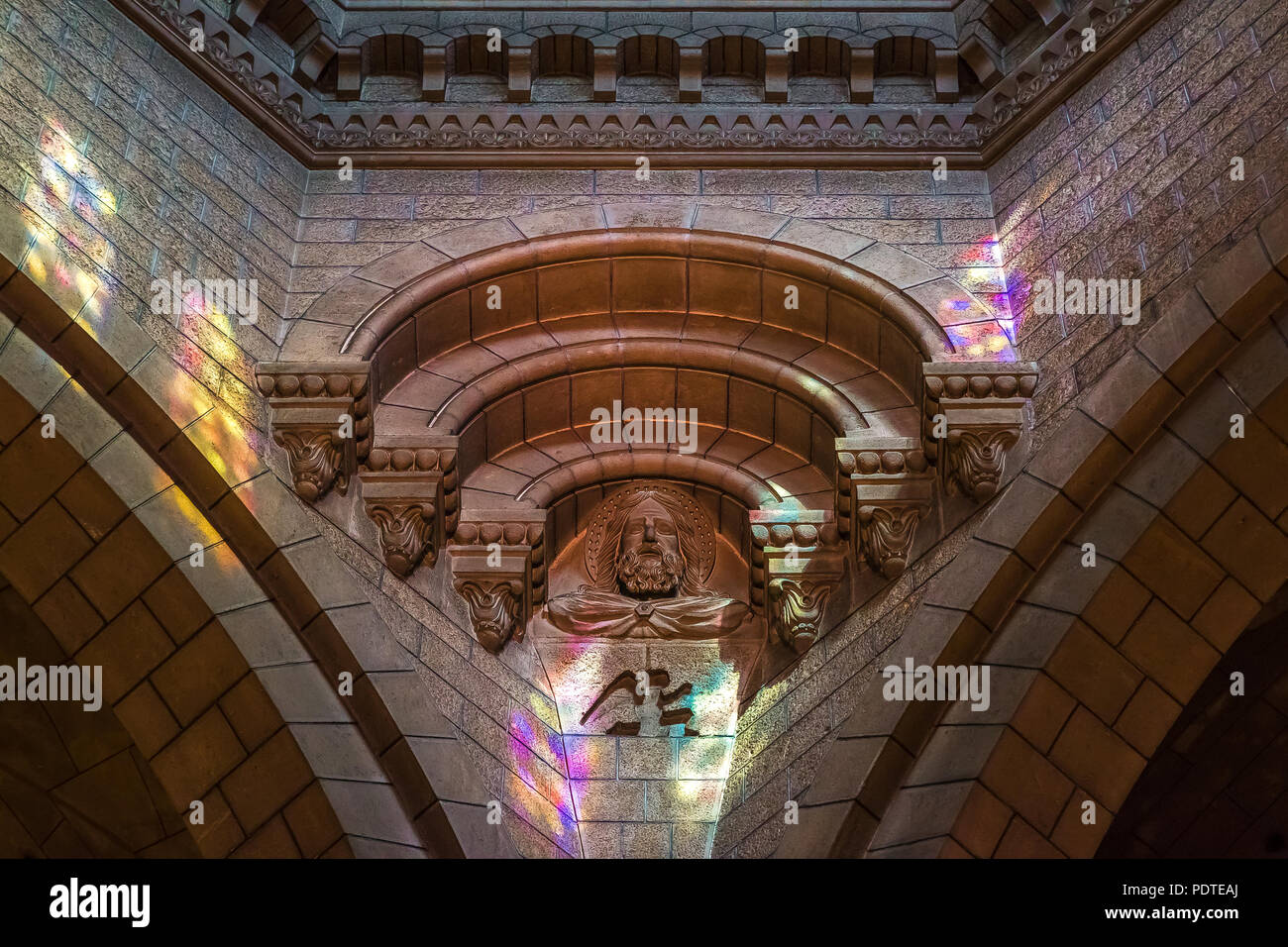 Intérieur de la cathédrale de Saint Nicolas, de style roman du 19e siècle cathédrale catholique, où l'image monégasque, les Grimaldi, comme Grace Kelly et Princ Banque D'Images