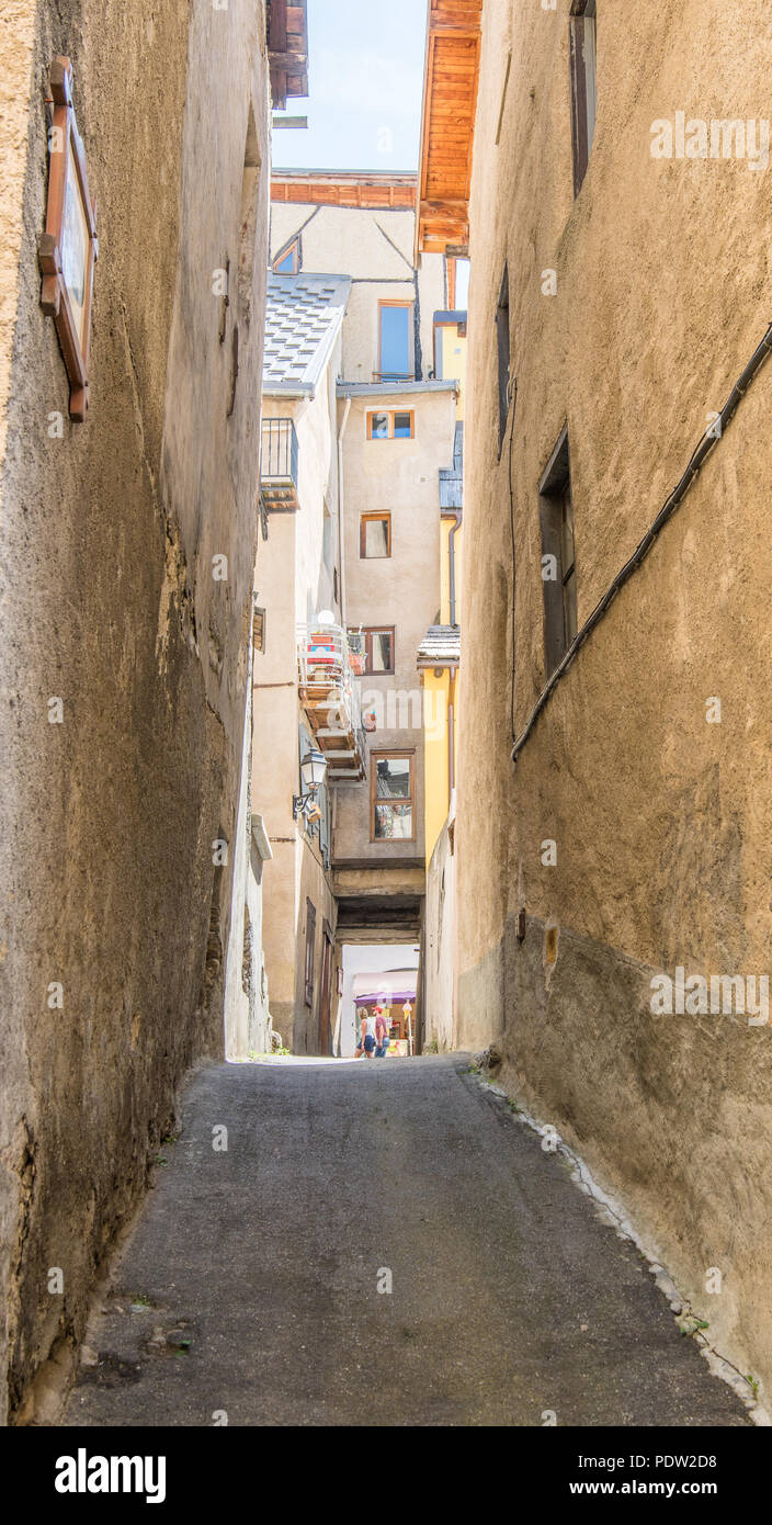Old town of briancon Banque de photographies et d’images à haute résolution Alamy