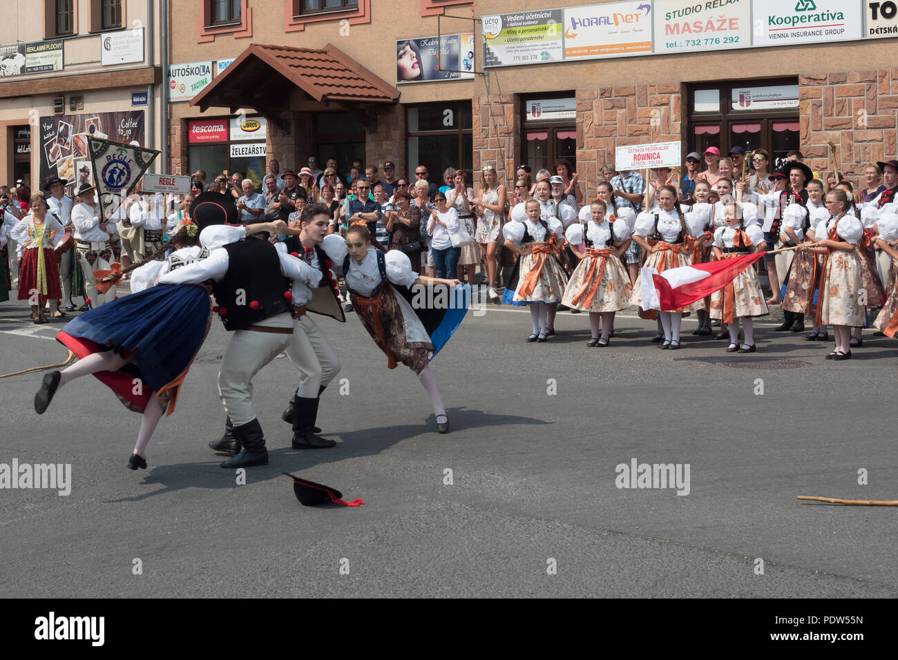 Le 55e Highlanders Beskidy' Semaine de la Culture 29.07- 06.08.2018 . Parade dans les rues d'Jabłonków, en République Tchèque, 05.08.2018 Banque D'Images