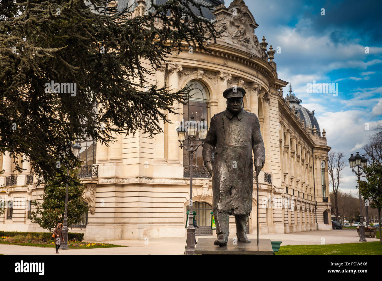PARIS, FRANCE - Mars, 2018 : bronze statue de Winston Churchill au Petit Palais à Paris Banque D'Images