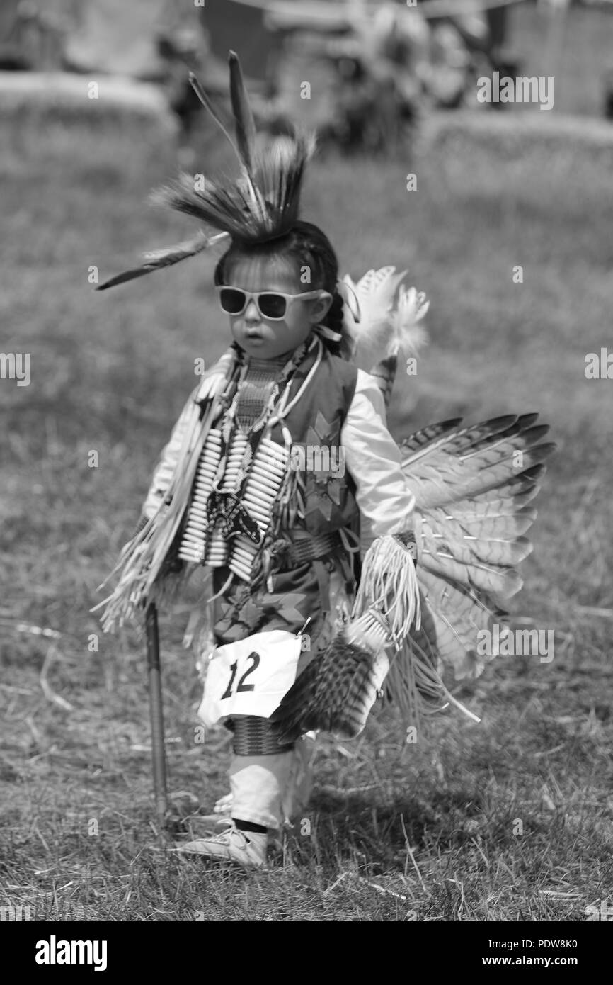 Jeune Inconnue Native American pendant 40ème Thunderbird powwow indien américain Banque D'Images