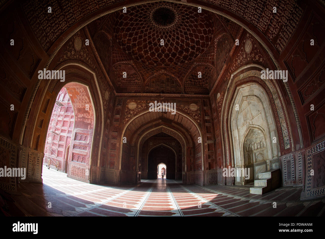 Intérieur de la mosquée du Taj Mahal à Agra, Inde Banque D'Images