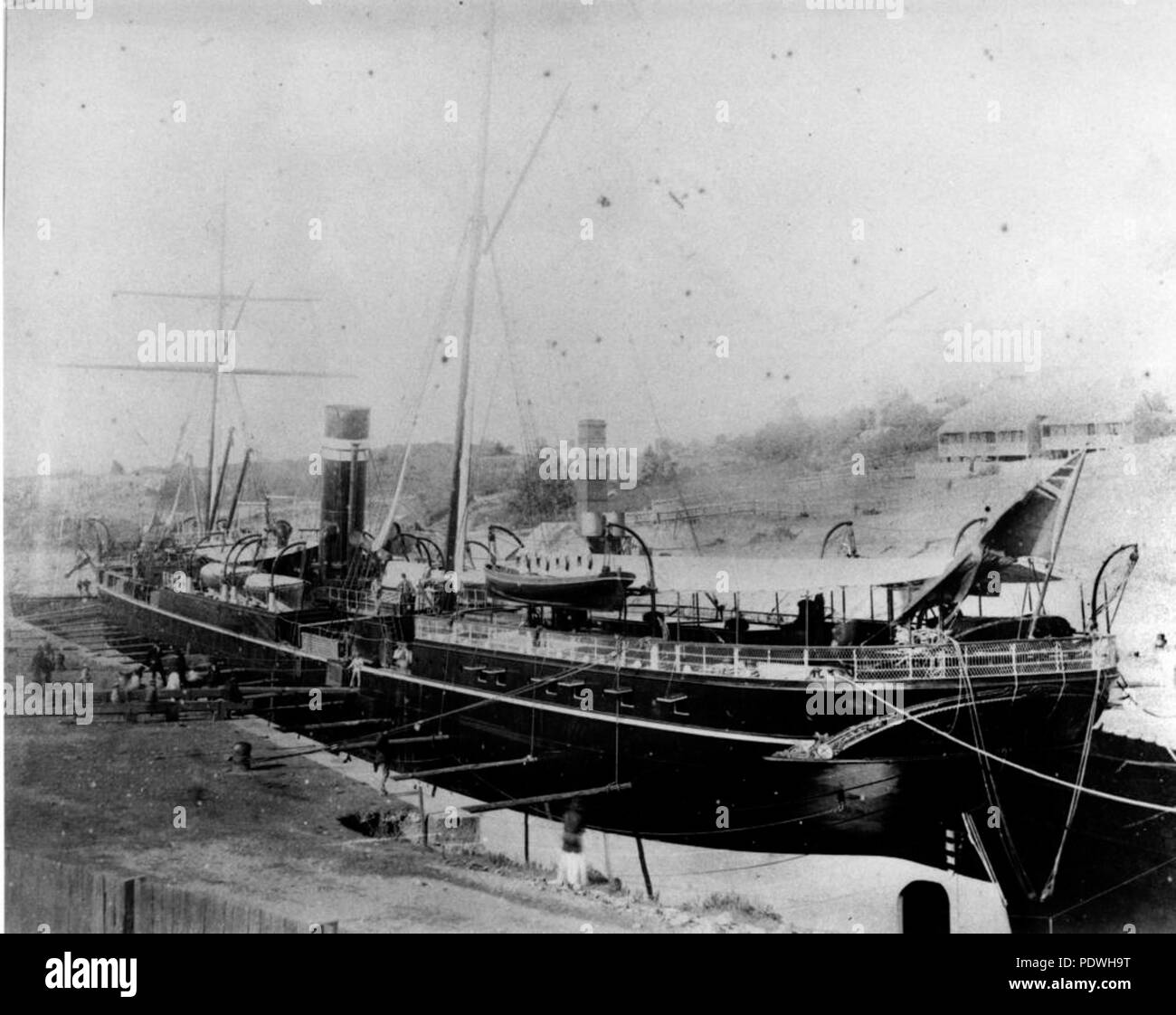 236 1 162819 StateLibQld Waroonga (navire) à South Brisbane Dry Dock Banque D'Images