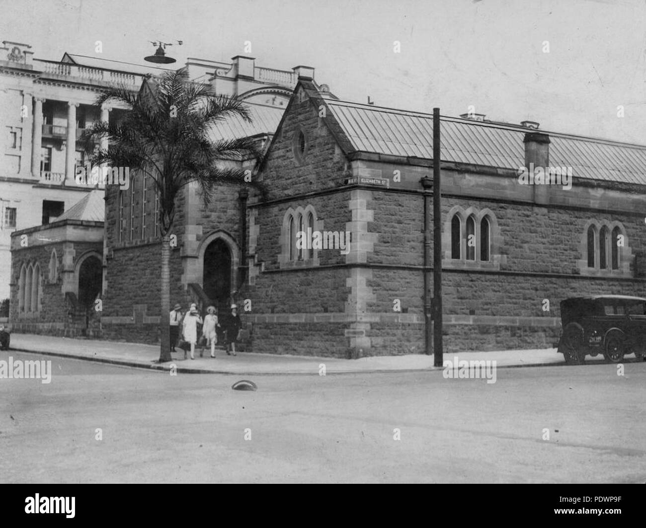 278 99500 StateLibQld 1 Bureau d'enquête criminelle, George Street, Brisbane, ca. 1928 Banque D'Images