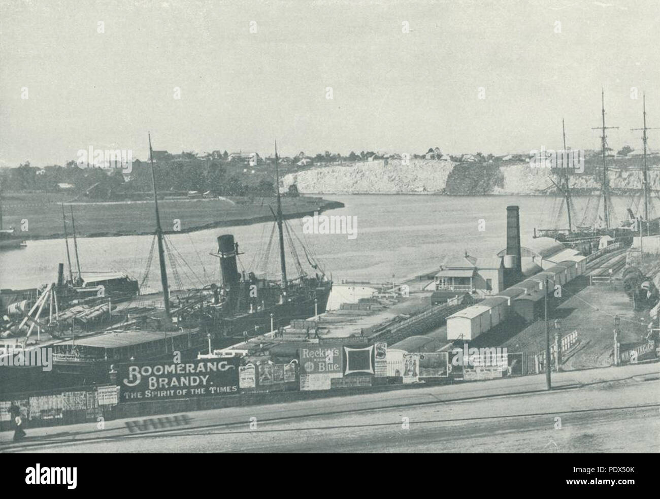 255 1 240253 StateLibQld Dry Dock à South Brisbane, ca. 1890 Banque D'Images
