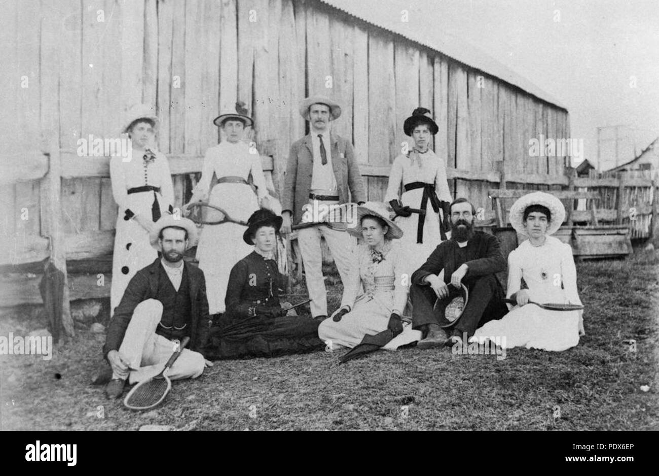 261 293619 StateLibQld 1 partie de tennis dans le district de Herberton, 1888 Banque D'Images
