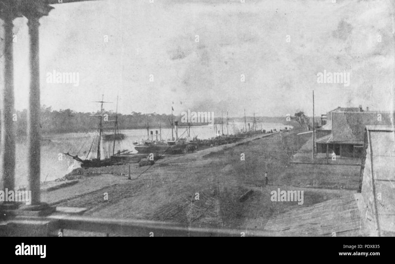 268 151152 StateLibQld des navires amarrés au quai au Quay Street, Rockhampton, 1864 Banque D'Images