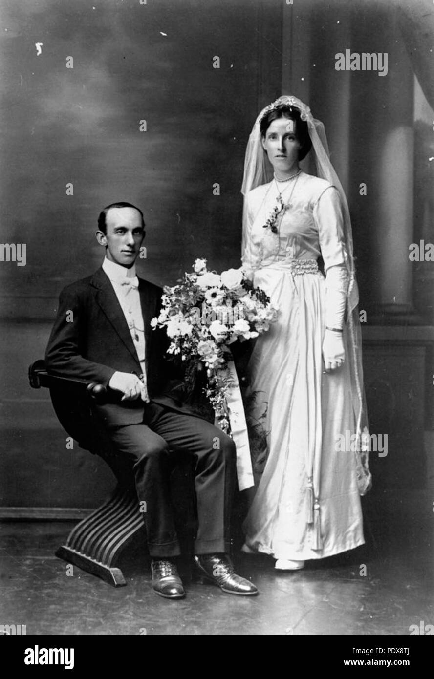 274 82659 Wayper StateLibQld 1 Jack et Jannie Hamilton le jour de leur mariage, 1914 Banque D'Images