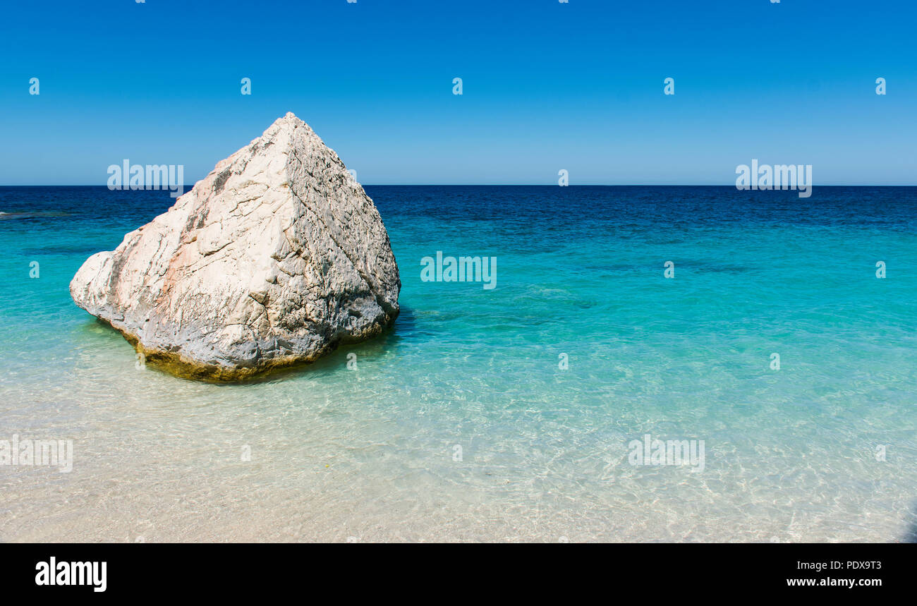 Plage De Cala Mariolu Sardaigne Italie Banque Dimages