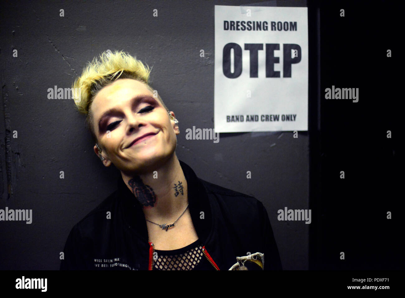 West Hollywood, CA, USA. 8e août 2018. L'OTEP SHANAYA - musicien chanteur pour l'OTEP au whisky A Go Go, West Hollywood, Californie, USA, le 8 août 2018. OTEP est un groupe de rap metal, qui intègre de nouveaux metal, metal alternatif dans leur son. L'OTEP est une anagramme de poète. L'Otep Shamaya décrit les groupes sonnent comme, ''art house nu-metal.'' .Image Crédit cr Scott Mitchell/ZUMA Press Crédit : Scott Mitchell/ZUMA/Alamy Fil Live News Banque D'Images