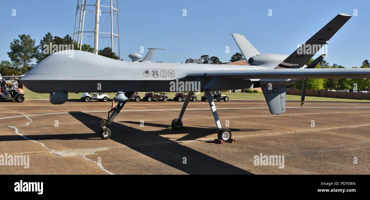 Une armée de l'air MQ-9 Reaper drone sur la piste à Columbus Air Force  Base, MS Photo Stock - Alamy