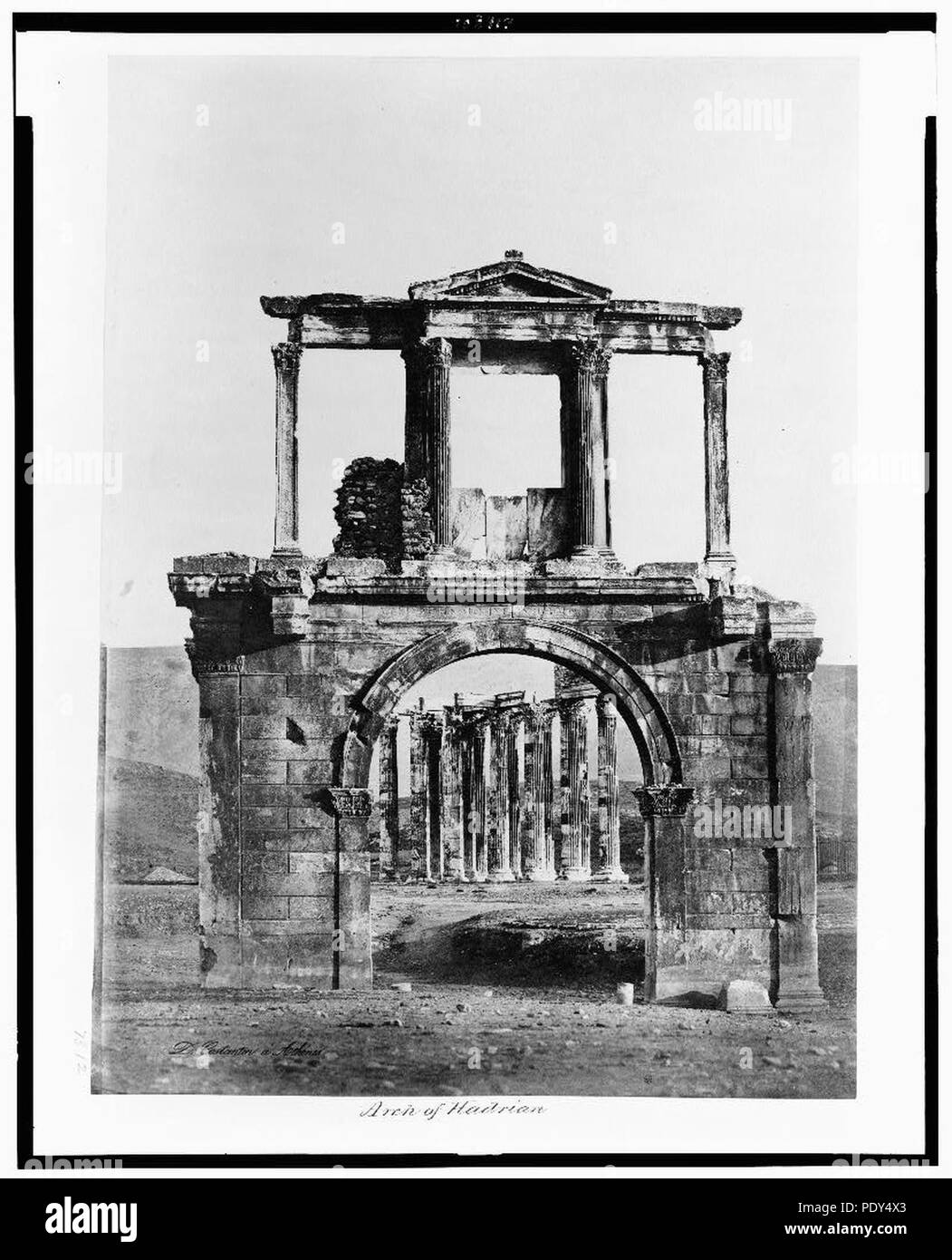 Arc d'Hadrien - D. Constantin á Athénes. Banque D'Images