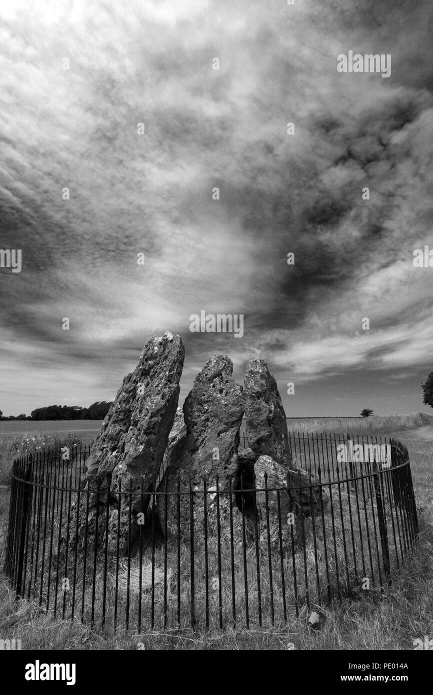 Le Whispering Knights, cercle de pierres de Rollright Stones, près de Chipping Norton, Oxfordshire, Angleterre. Banque D'Images