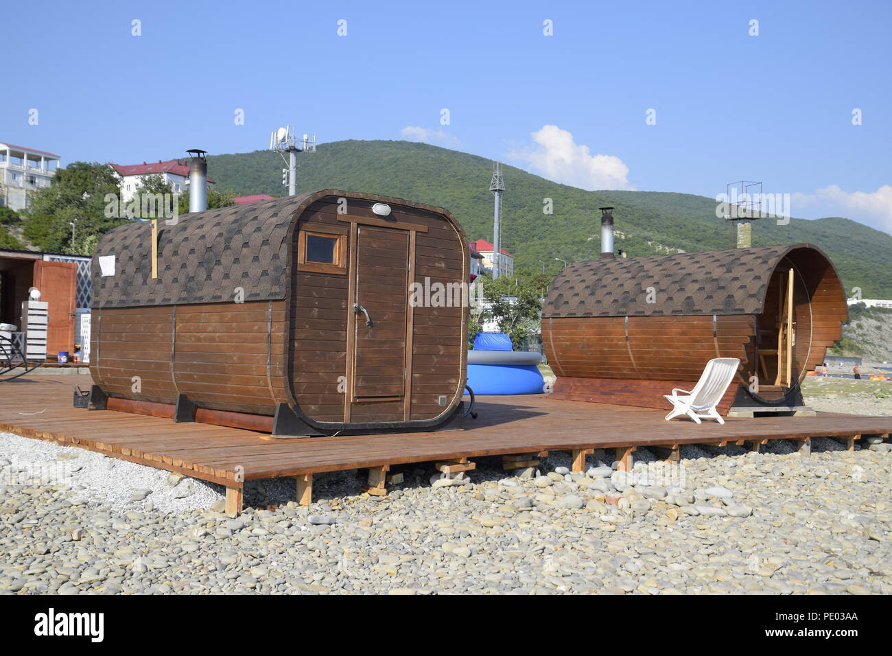 Un mini-sauna miniature sur la mer plage. Banque D'Images