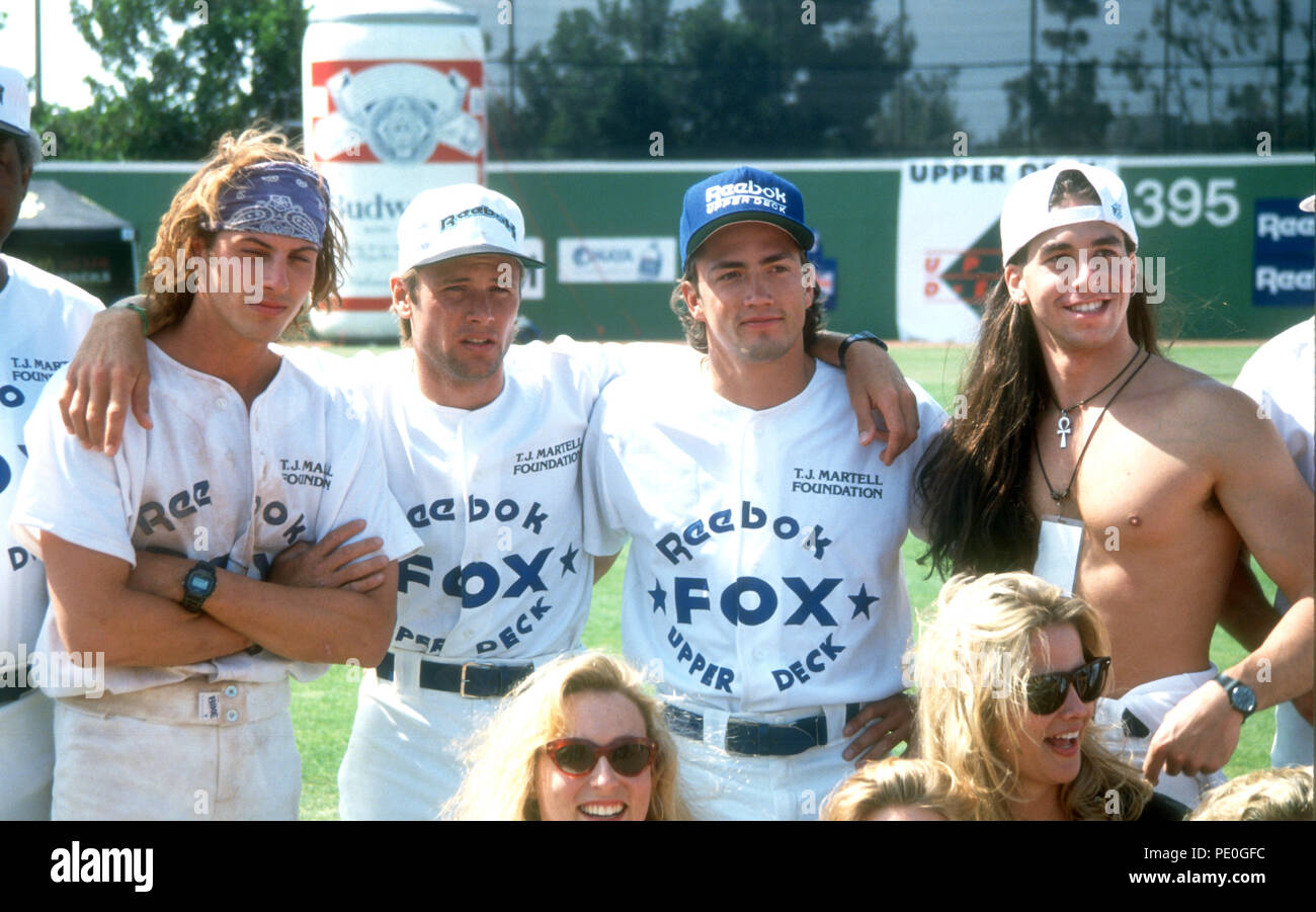 LOS ANGELES, CA - le 14 juin : (L-R) Acteurs Harold Pruett, Grant Show, l'acteur Andrew Shue et acteur Phil Buckman assister à T.J. Martell bénéficier d'un match de baseball le 14 juin 1992 à Dedeaux Field à Los Angeles, Californie. Photo de Barry King/Alamy Stock Photo Banque D'Images