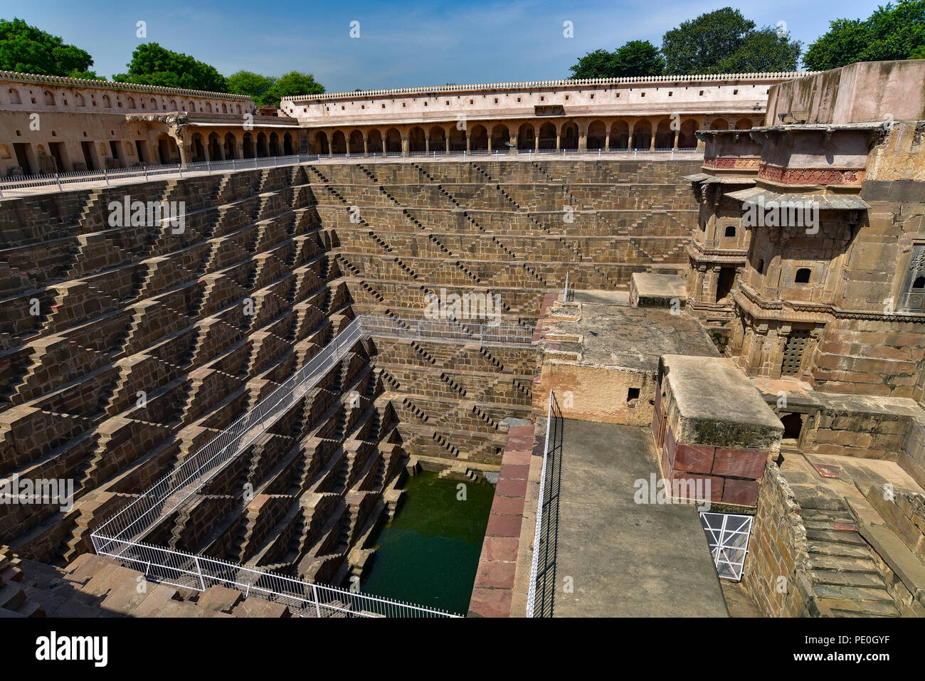 Chand Baori, la plus célèbre et d'escalier en Inde Banque D'Images