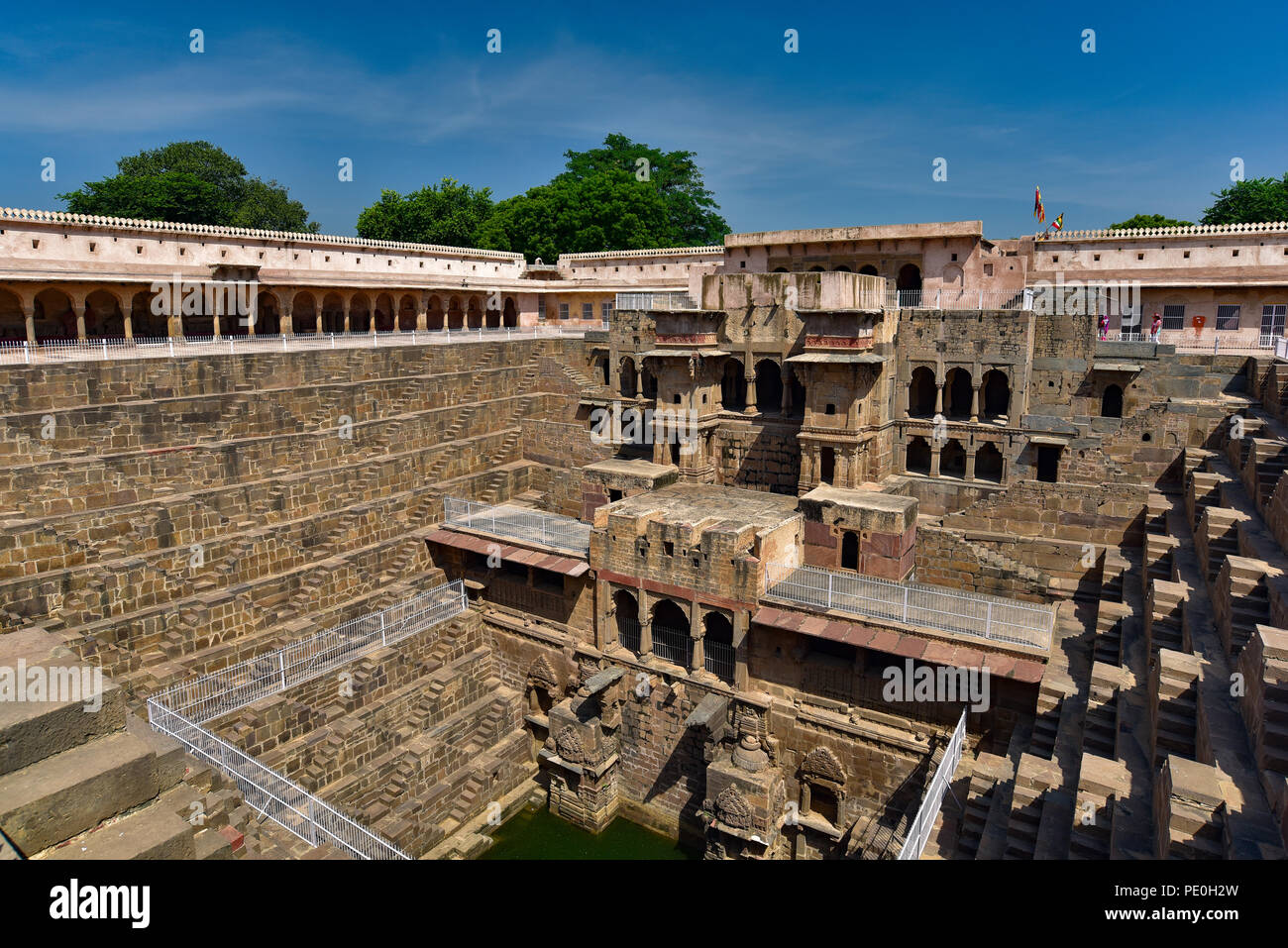 Chand Baori, la plus célèbre et d'escalier en Inde Banque D'Images