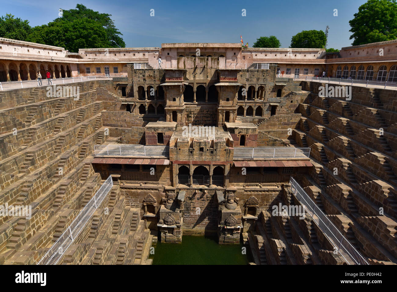 Chand Baori, la plus célèbre et d'escalier en Inde Banque D'Images