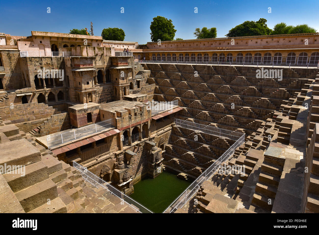Chand Baori, la plus célèbre et d'escalier en Inde Banque D'Images