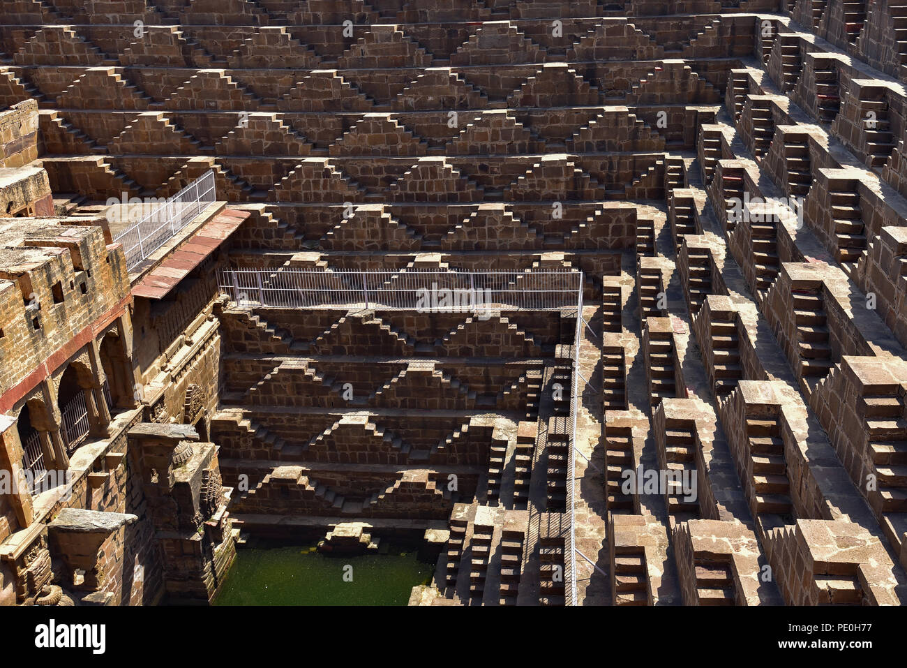 Chand Baori, la plus célèbre et d'escalier en Inde Banque D'Images