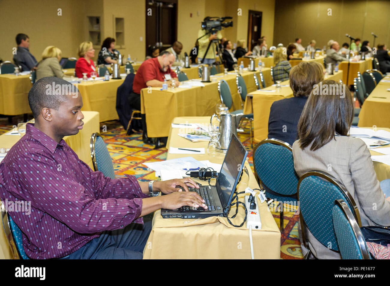 Miami Florida, Hilton Miami Downtown, Ministère des Transports des États-Unis, Forum des consommateurs de l'aviation, industrie du transport aérien, Black Blacks Africains Banque D'Images