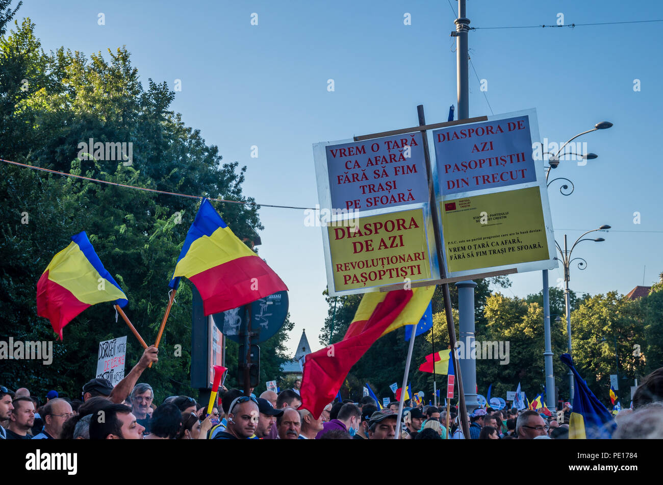 Bucarest, Roumanie - 10 août 2018 : Des manifestants anti-gouvernement à Bucarest, Roumanie. Banque D'Images