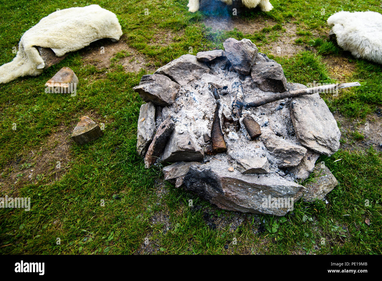 Feu de camp en pierre traditionnelle, anneau, authentique Banque D'Images