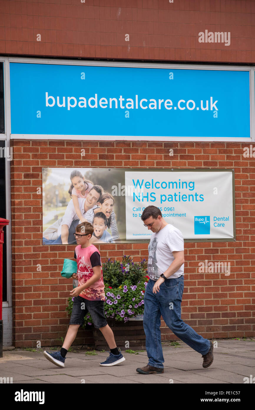 Soins dentaires BUPA signe, England, UK Banque D'Images