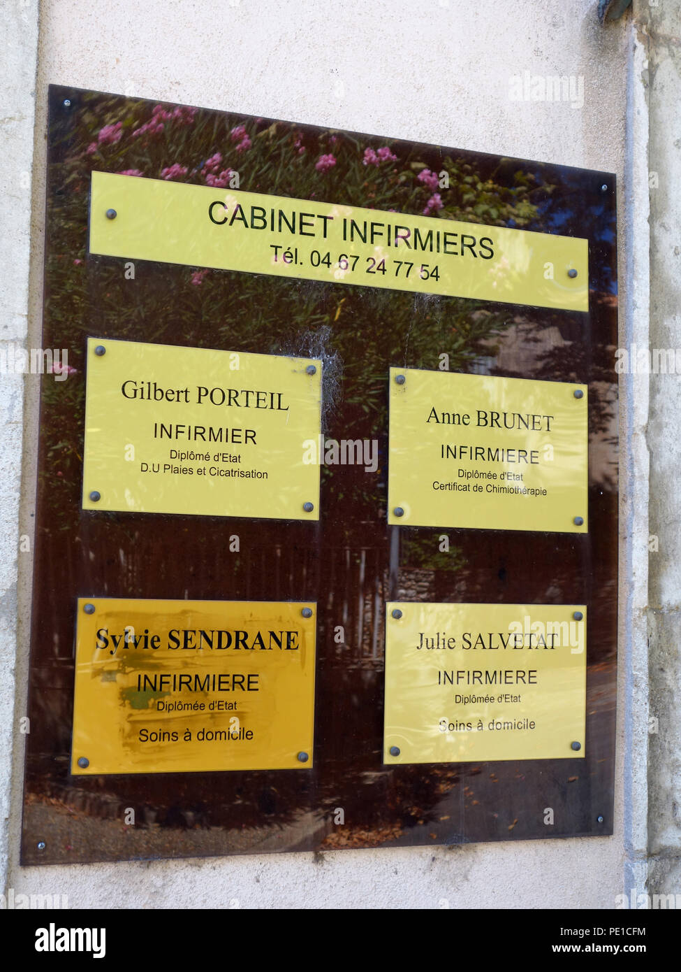 Médecins Français Chirurgie et infirmière autorisée bureau médical à Cessenon-sur-Orb, France Banque D'Images