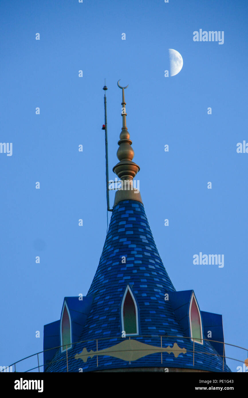 Paris, les plus belles villes d'Anatolie Centrale. La ville-château est le symbole de la ville et les deux lunes sont très beau .... Banque D'Images