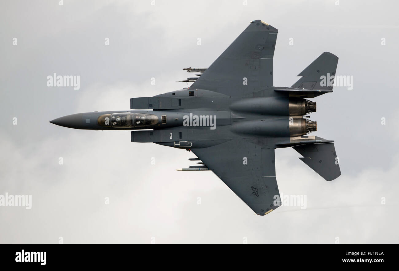 USAF F-1E Strike Eagle formation de vol à basse altitude dans la boucle de Mach (rond-point), galles, Banque D'Images