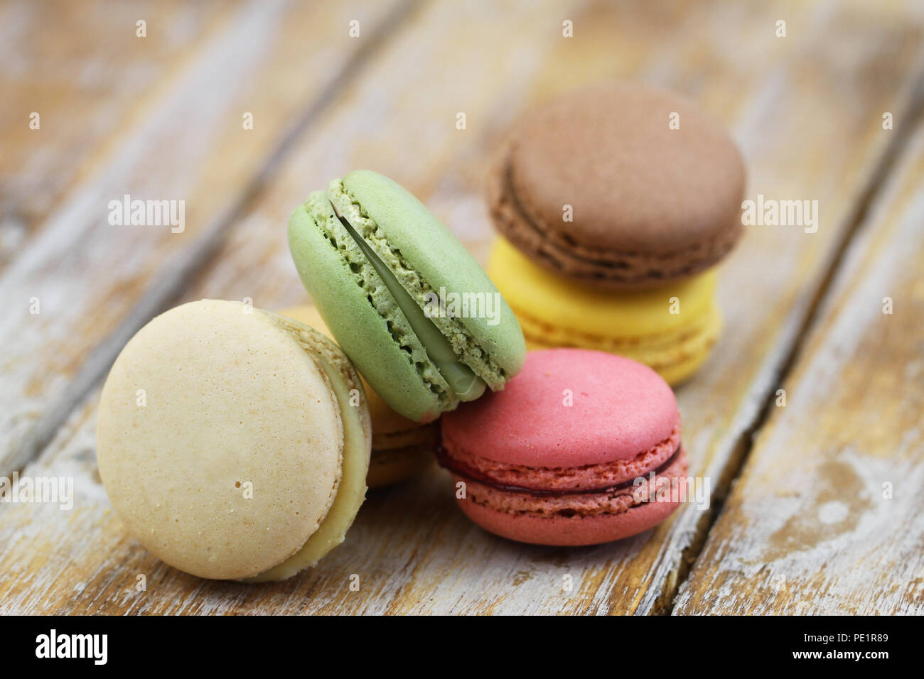 Close up of colorful macarons croquants Banque D'Images