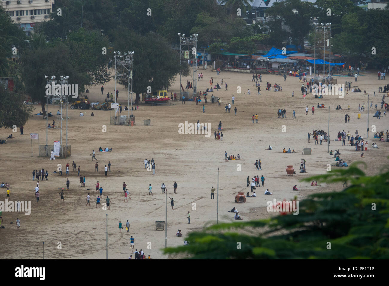 Foule sur la plage de Chowpatty, Mumbai, Inde Banque D'Images