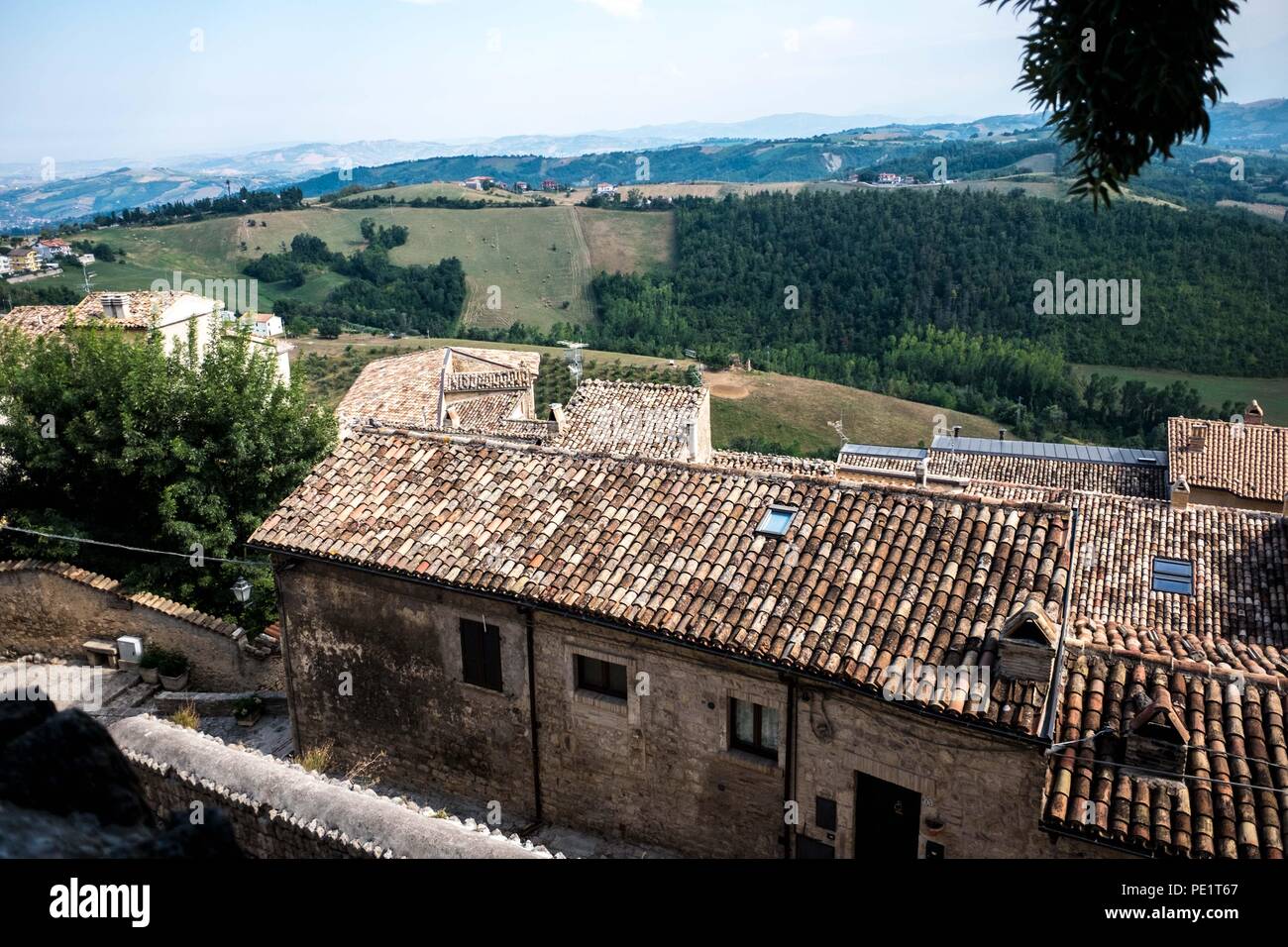 Civitella del Tronto, Abruzzes, est située près de Teramo et fait partie des "Borghi più belli d'Italia", une association de petits villages italiens de l'historique Banque D'Images