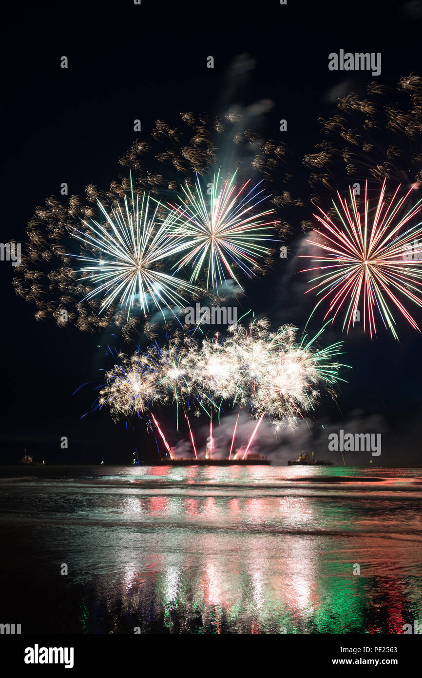 La Haye, Pays-Bas. 11 août 2018. L'été de l'événement annuel d'artifice à la plage de Scheveningen à Den Haag, La Haye, Pays-Bas, Crédit : SkandaRamana/Alamy Live News Banque D'Images