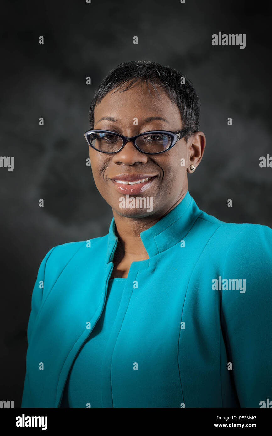 Columbus, Ohio, USA. Apr 24, 2013. Portrait officiel de l'Ohio State Sénateur Nina Turner, District 25, 130e assemblée générale de l'Ohio Sénat photographié le 24 avril 2013 à l'Ohio Statehouse. Credit : James D. DeCamp/ZUMA/Alamy Fil Live News Banque D'Images